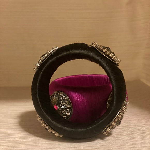 Beautiful fabric bangle bracelets - Picture 2 of 4